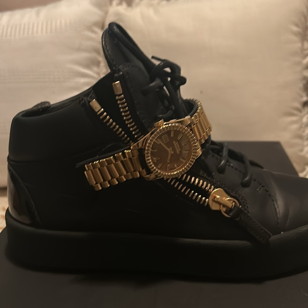 Woman shoes - Picture 3 of 4